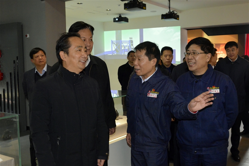 2018年12月25日 陜西省西安市委副書記、市政府市長、黨組書記 李明遠(yuǎn)來公司參觀調(diào)研