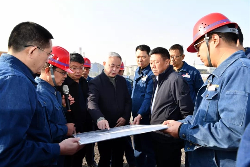 陜鋼集團(tuán)黨委實(shí)地調(diào)研龍鋼公司機(jī)械化一次料場(chǎng)項(xiàng)目建設(shè)情況——走基層辦實(shí)事系列報(bào)道之三